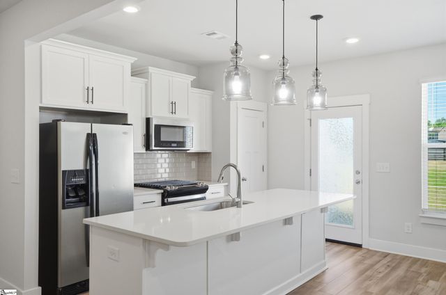 215 Keel Lane, Simpsonville, SC 29681