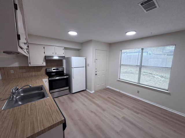 3411 Dunliegh DR A, Austin, TX 78745