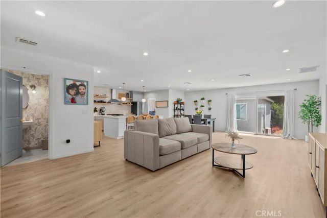 8054 Cedros, Panorama City, CA 91402