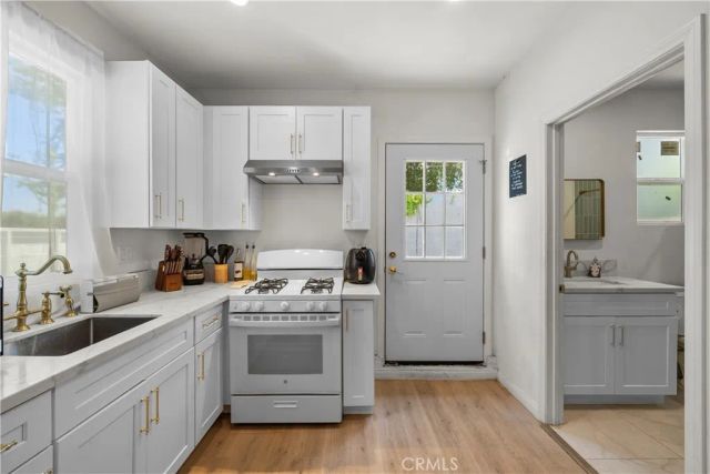 8054 Cedros, Panorama City, CA 91402