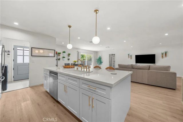 8054 Cedros, Panorama City, CA 91402