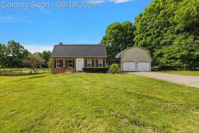 10324 Oakhill Road, Springfield Charter Township, MI 48442