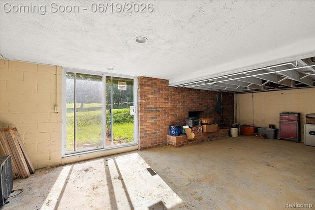10324 Oakhill Road, Springfield Charter Township, MI 48442