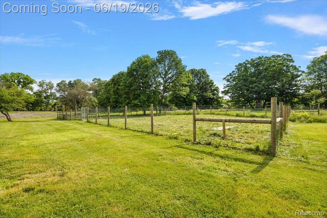 10324 Oakhill Road, Springfield Charter Township, MI 48442