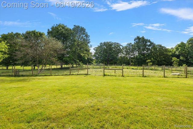 10324 Oakhill Road, Springfield Charter Township, MI 48442