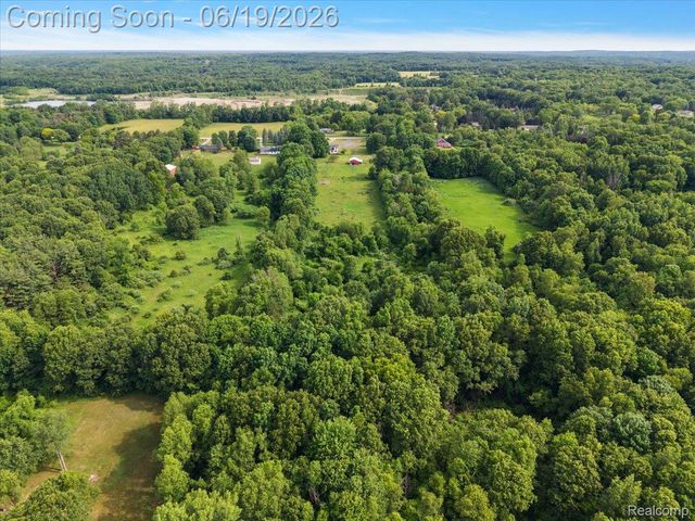 10324 Oakhill Road, Springfield Charter Township, MI 48442