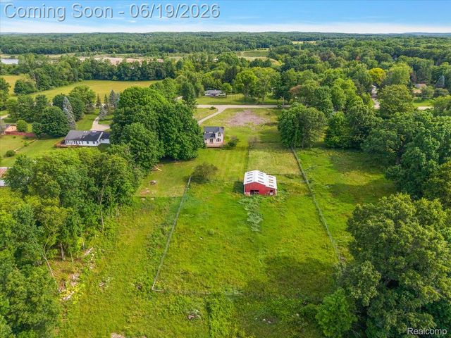 10324 Oakhill Road, Springfield Charter Township, MI 48442