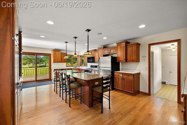 10324 Oakhill Road, Springfield Charter Township, MI 48442