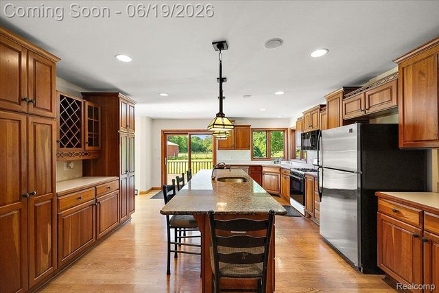 10324 Oakhill Road, Springfield Charter Township, MI 48442