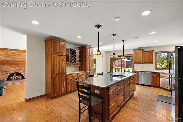 10324 Oakhill Road, Springfield Charter Township, MI 48442