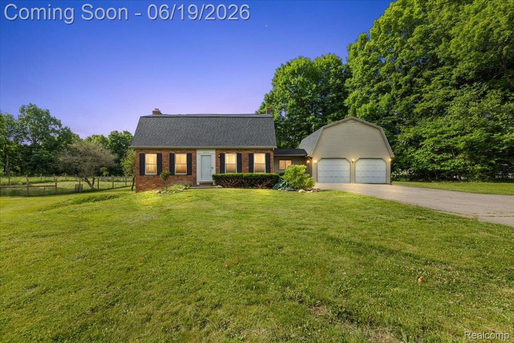 10324 Oakhill Road, Springfield Charter Township, MI 48442