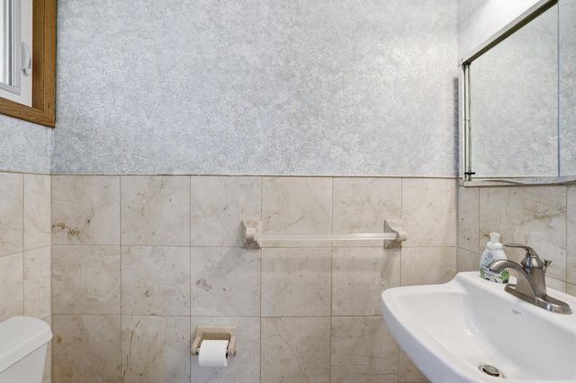 3110 W 82nd Street, Bloomington, MN 55431