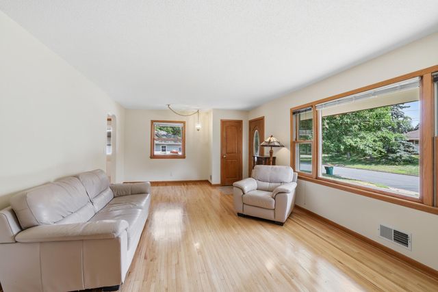 3110 W 82nd Street, Bloomington, MN 55431