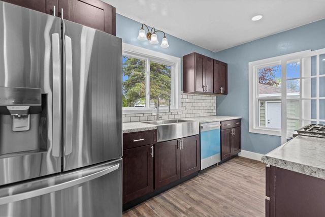 1034 ADAMS AVENUE, Oshkosh, WI 54902