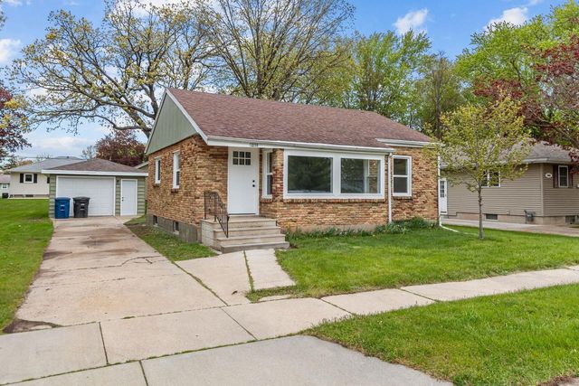 1034 ADAMS AVENUE, Oshkosh, WI 54902