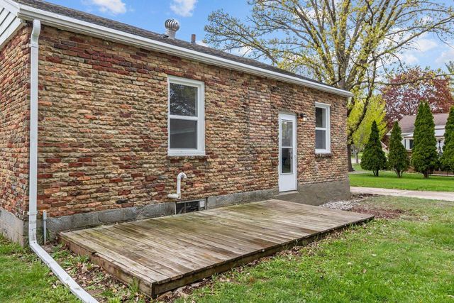 1034 ADAMS AVENUE, Oshkosh, WI 54902