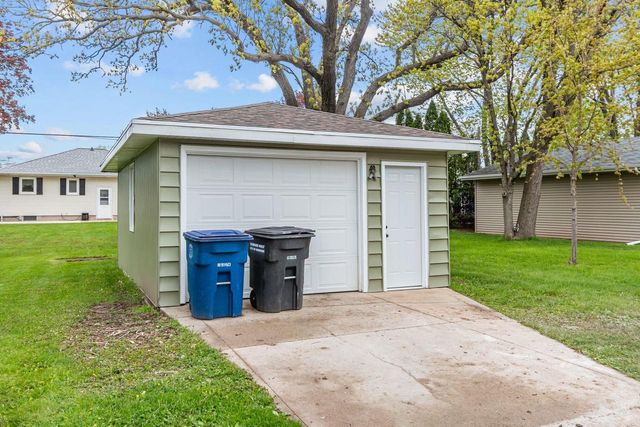 1034 ADAMS AVENUE, Oshkosh, WI 54902