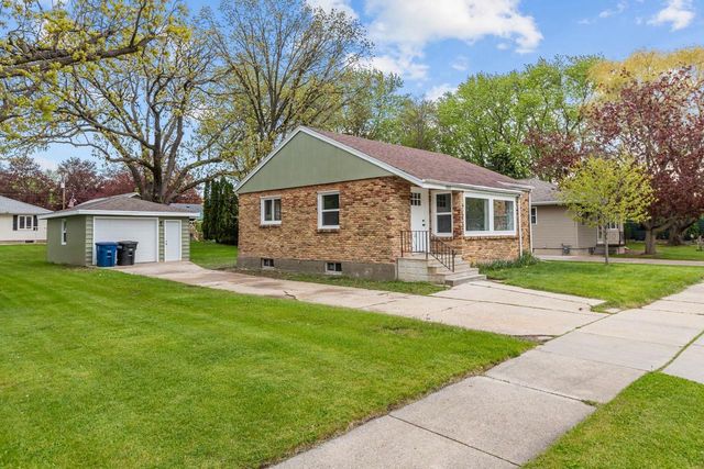 1034 ADAMS AVENUE, Oshkosh, WI 54902