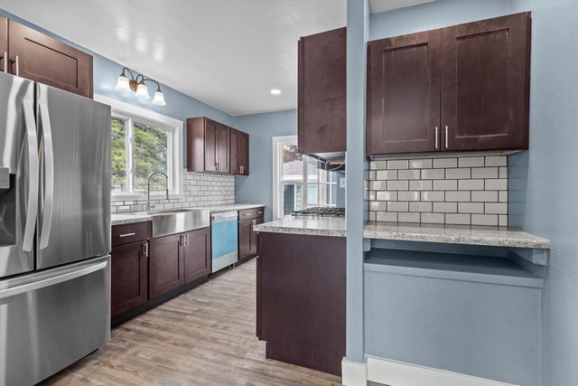 1034 ADAMS AVENUE, Oshkosh, WI 54902