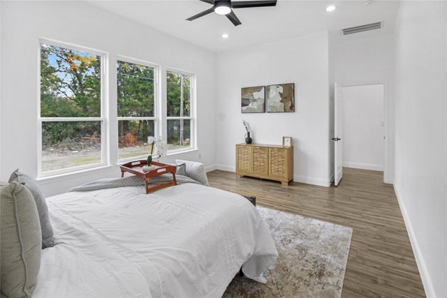 310 Outboard Drive, Gun Barrel City, TX 75156