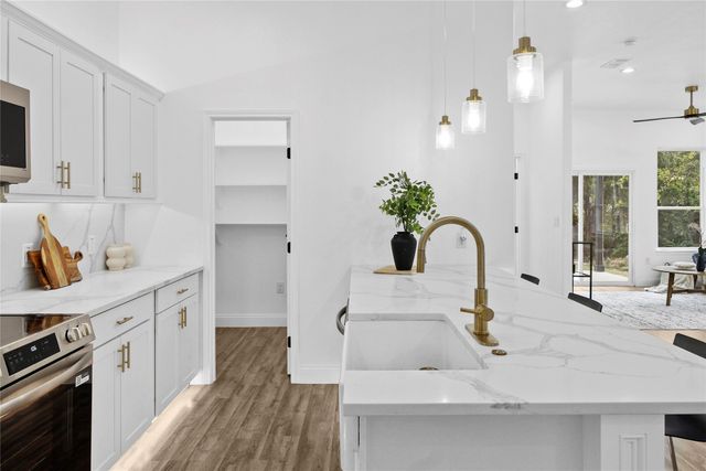 310 Outboard Drive, Gun Barrel City, TX 75156