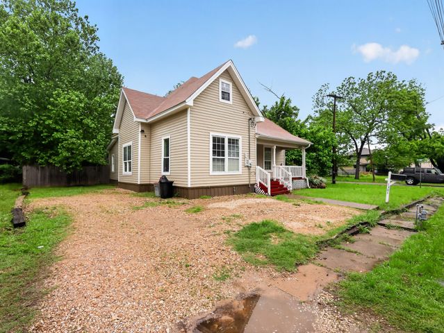 1301 Locust Street, Commerce, TX 75428