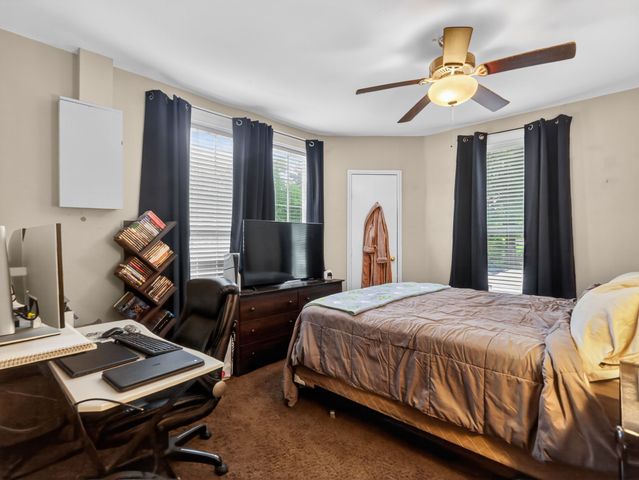 1301 Locust Street, Commerce, TX 75428