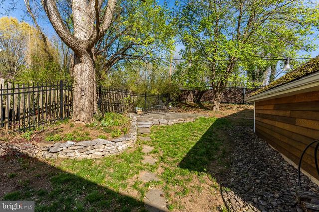 301 E GERMAN ST, Shepherdstown, WV 25443