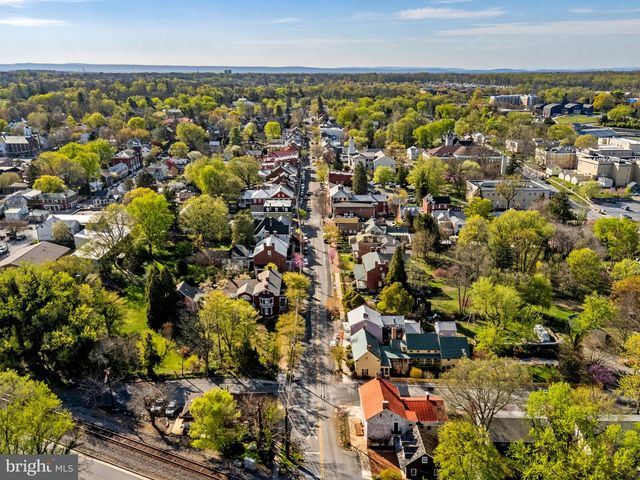 301 E GERMAN ST, Shepherdstown, WV 25443