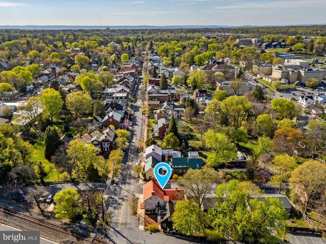 301 E GERMAN ST, Shepherdstown, WV 25443