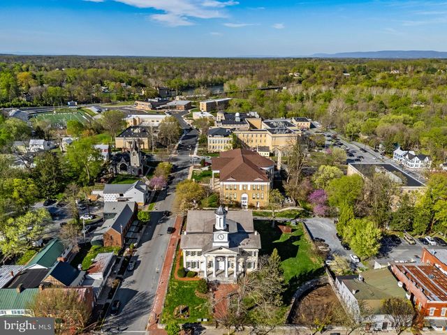 301 E GERMAN ST, Shepherdstown, WV 25443