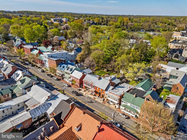301 E GERMAN ST, Shepherdstown, WV 25443