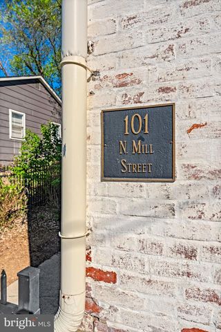 301 E GERMAN ST, Shepherdstown, WV 25443