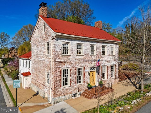 301 E GERMAN ST, Shepherdstown, WV 25443