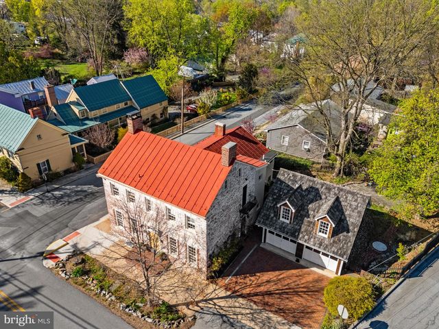 301 E GERMAN ST, Shepherdstown, WV 25443