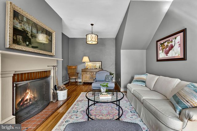 301 E GERMAN ST, Shepherdstown, WV 25443