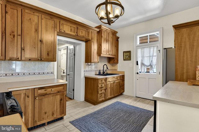 301 E GERMAN ST, Shepherdstown, WV 25443