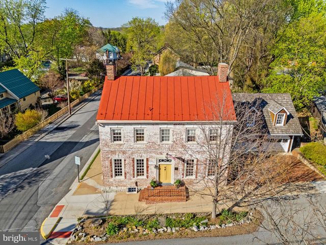 301 E GERMAN ST, Shepherdstown, WV 25443