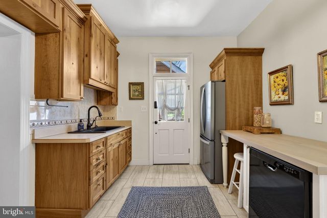 301 E GERMAN ST, Shepherdstown, WV 25443