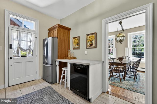 301 E GERMAN ST, Shepherdstown, WV 25443