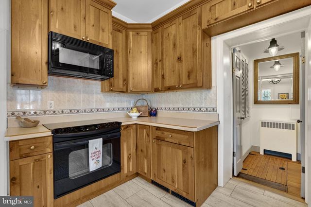 301 E GERMAN ST, Shepherdstown, WV 25443