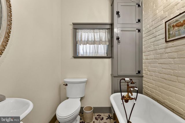 301 E GERMAN ST, Shepherdstown, WV 25443