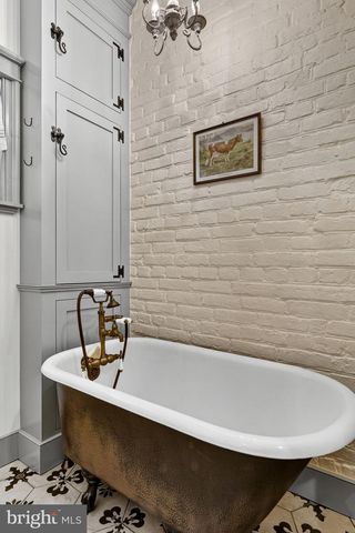301 E GERMAN ST, Shepherdstown, WV 25443