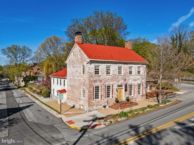 301 E GERMAN ST, Shepherdstown, WV 25443