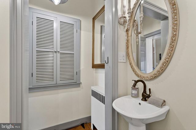 301 E GERMAN ST, Shepherdstown, WV 25443