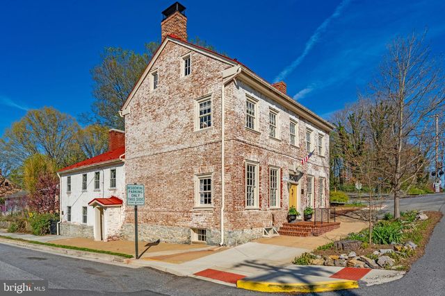 301 E GERMAN ST, Shepherdstown, WV 25443