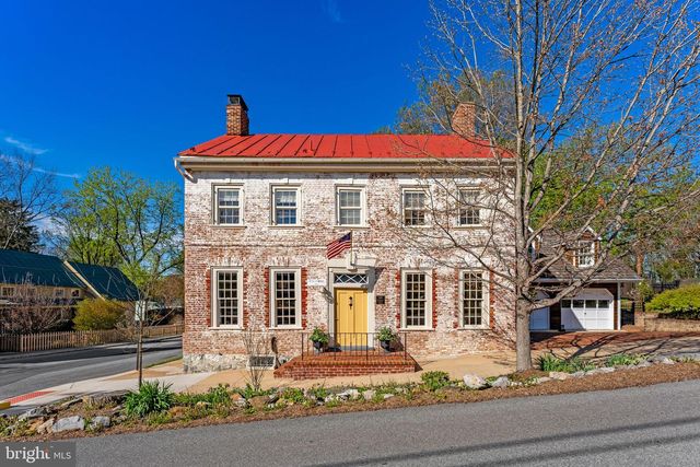301 E GERMAN ST, Shepherdstown, WV 25443