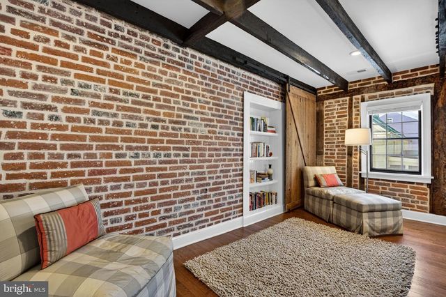 301 E GERMAN ST, Shepherdstown, WV 25443