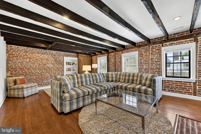 301 E GERMAN ST, Shepherdstown, WV 25443