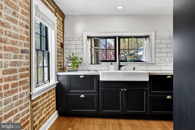 301 E GERMAN ST, Shepherdstown, WV 25443